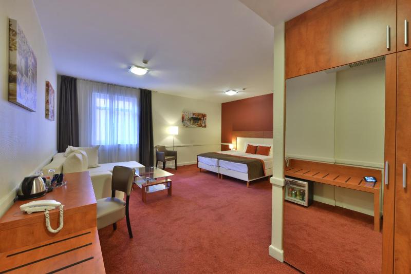 Superior Apartment image 3