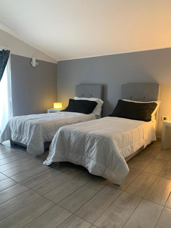 Double Room image 4