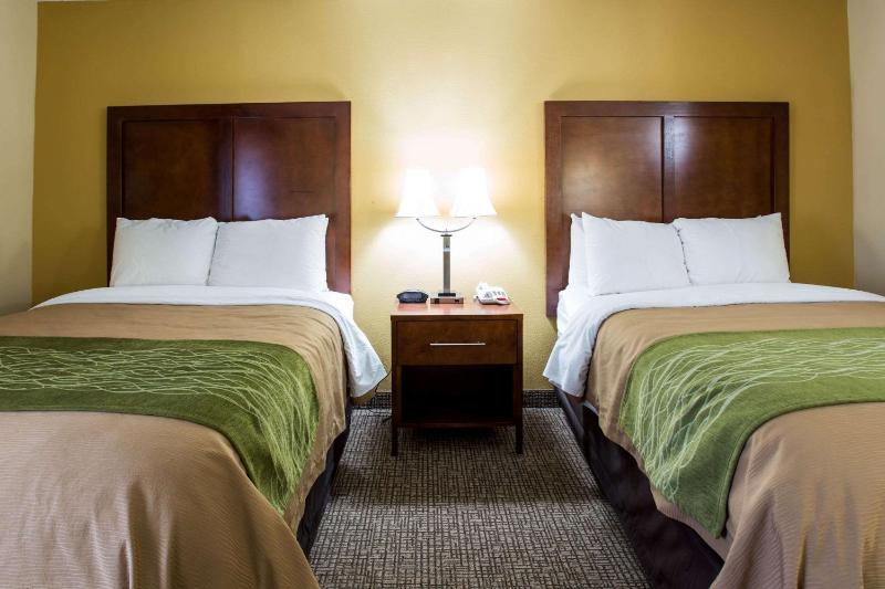 Double Room with Two Double Beds - Non-Smoking image 4