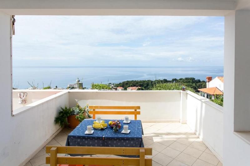 One Bedroom Apartment with Terrace and Sea View image 3