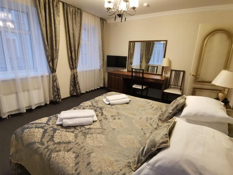 Junior Suite with Balcony image 3