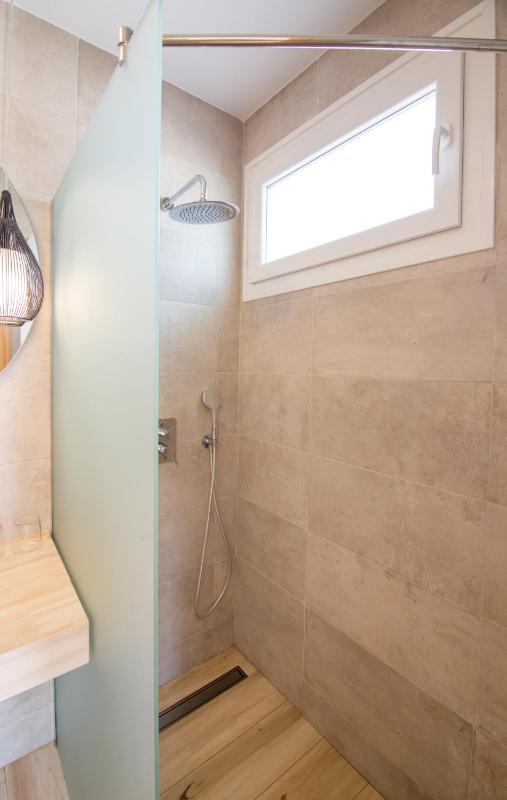 Standard Double Room image 3