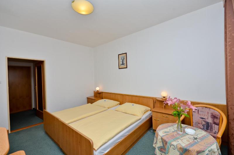 Standard Double or Twin Room image 3