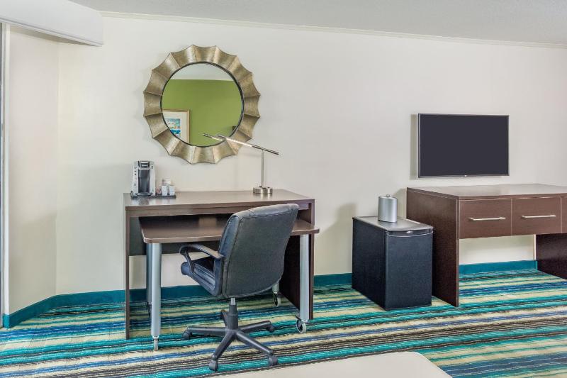King Room with Marina View image 1