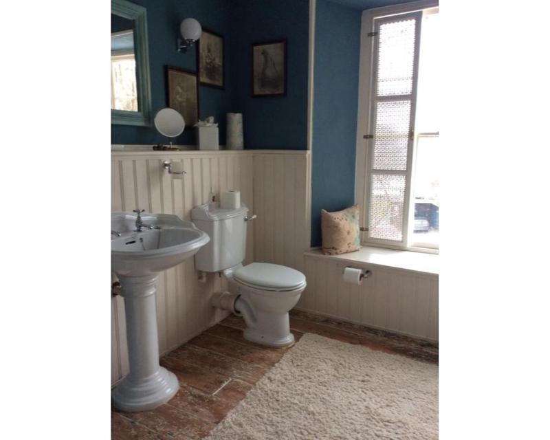 Deluxe King Room image 2