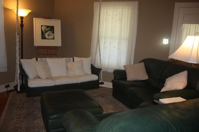Studio B Guest House - image 11
