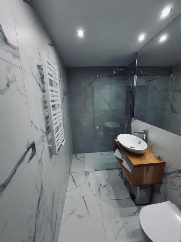 Double Room image 2