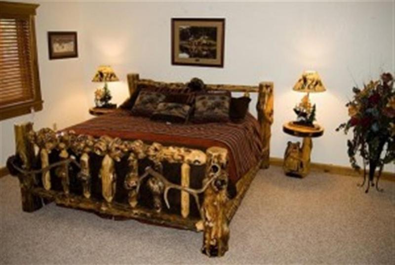 Deluxe King Suite image 1