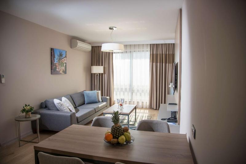 Premier Suite - Free Parking and Wifi image 1