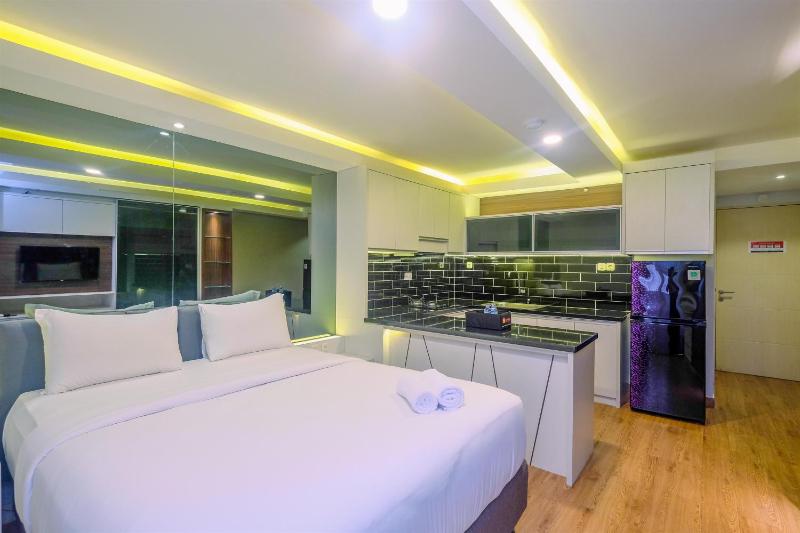 Elegant and Comfy Studio Amethyst Apartment By Travelio - image 8