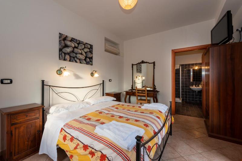 Double Room with Garden View image 1