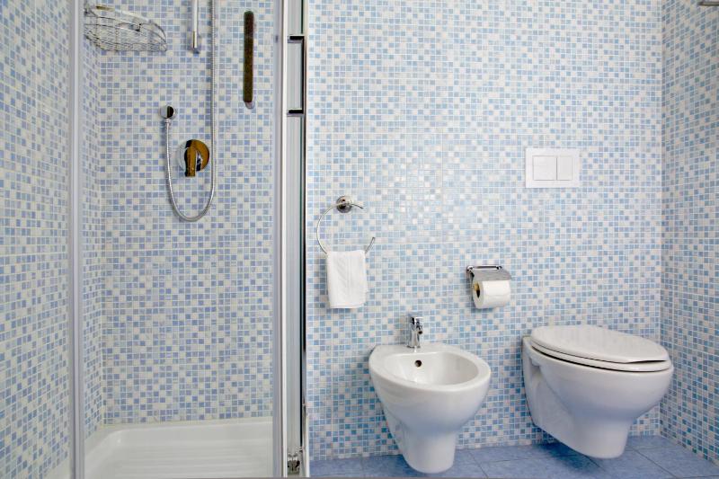 Deluxe Double Room with Extra Bed image 3