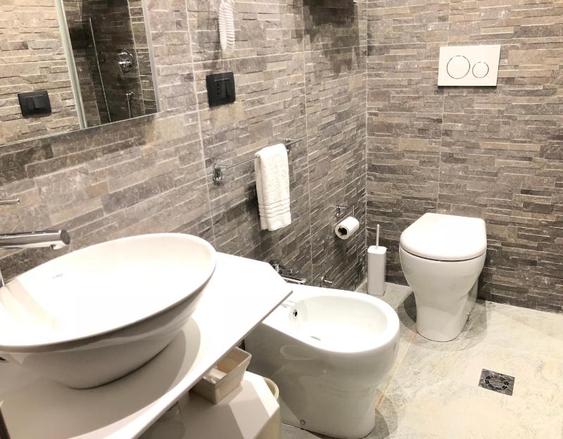 Double or Twin Room with parking included	 image 2