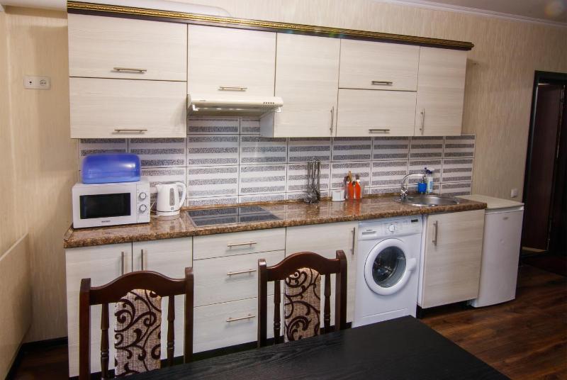 Family Room image 1