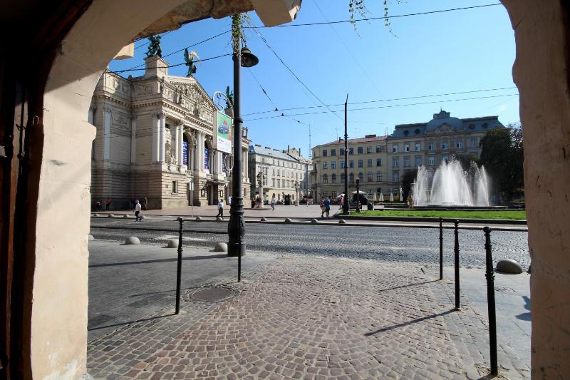 Romantic Lux Vivaldi Suite Svobode avenue 39 - image 8