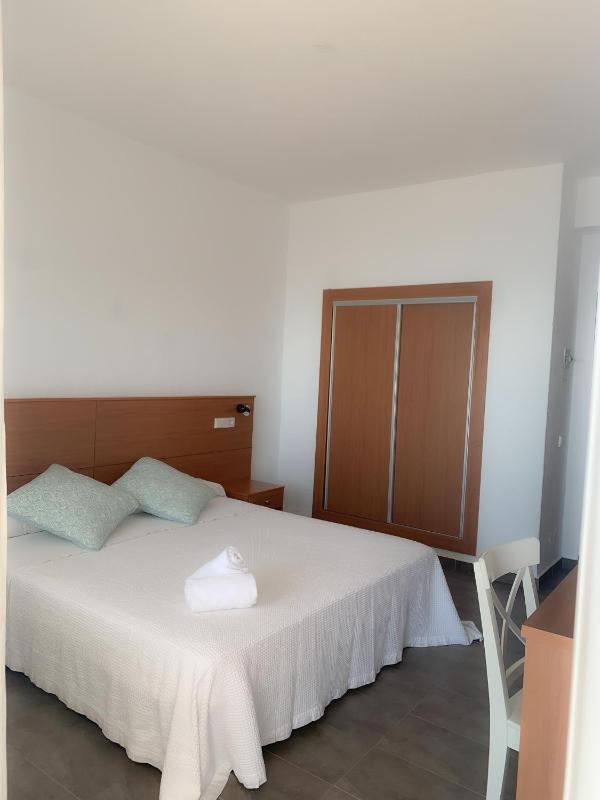 Double Room with Sea View image 3