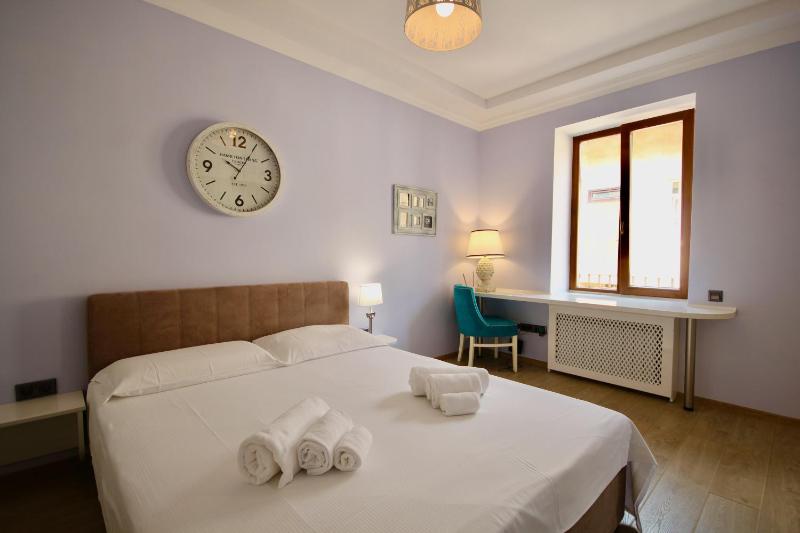 Romantic Lux Vivaldi Suite Svobode avenue 39 - image 10