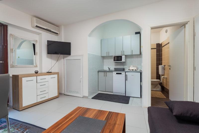 Apartments Smaila - image 9