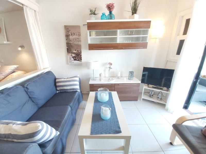 Central Sea View Apartment - image 26