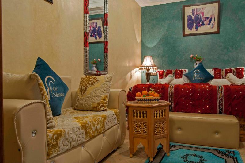 Double Room with Pool View image 2
