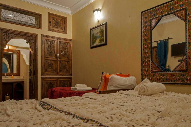 Deluxe Double or Twin Room image 2