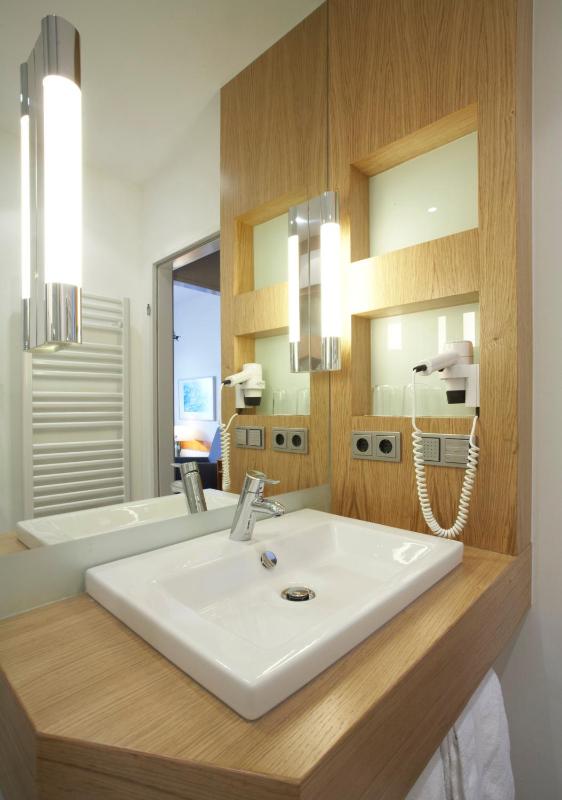 Deluxe Double Room with Balcony image 1