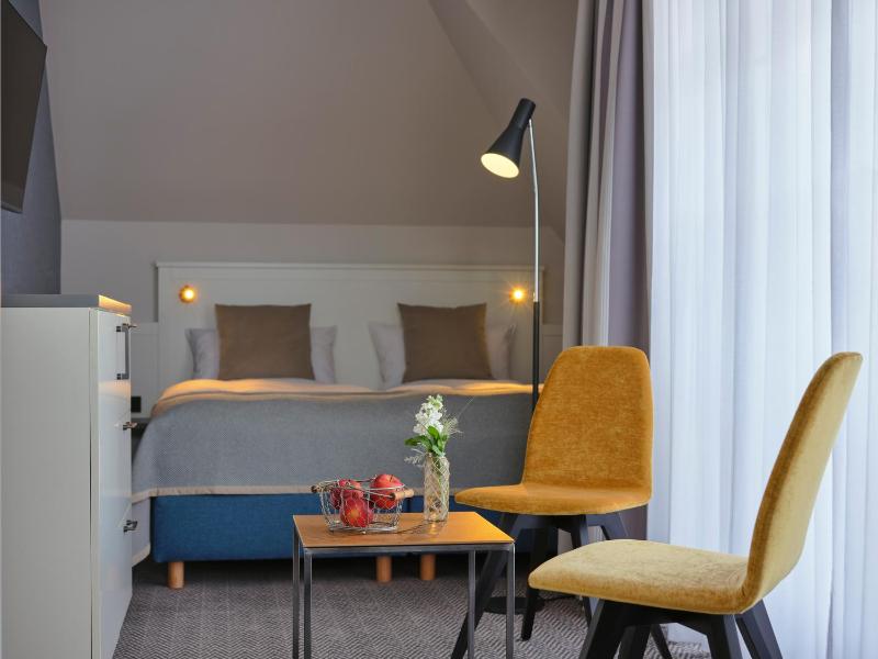 Deluxe Double Room with Balcony image 3