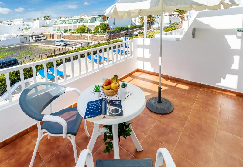 One Bedroom Apartment with Pool View image 3