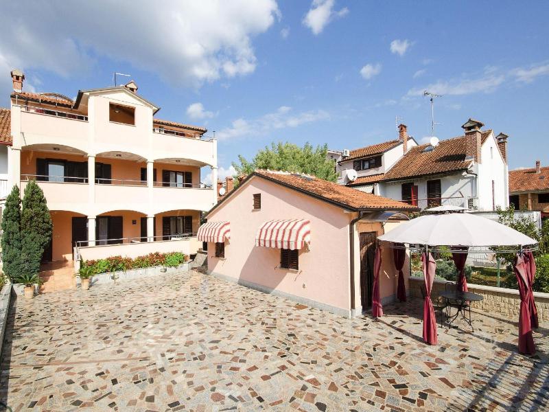 Apartments Folo - image 10
