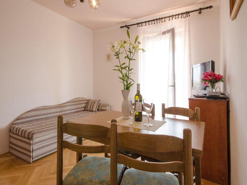 Apartment image 4