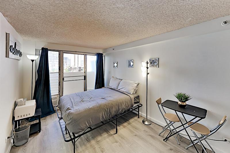 Studio Apartment image 2