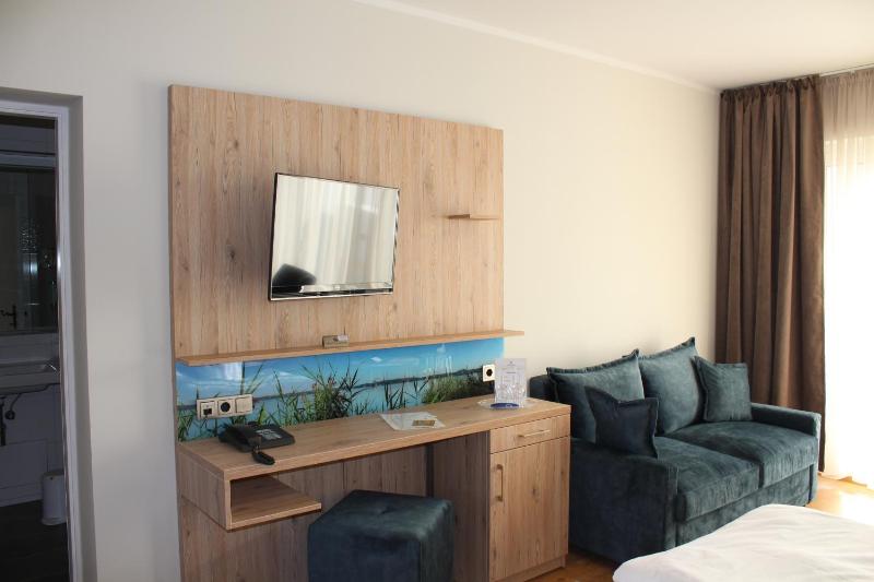 Standard Double Room image 2