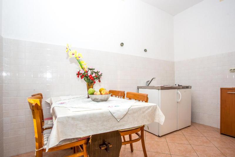 Apartments Nuic - image 10