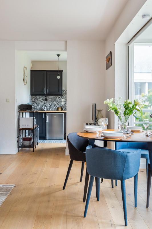 One-Bedroom Apartment image 2