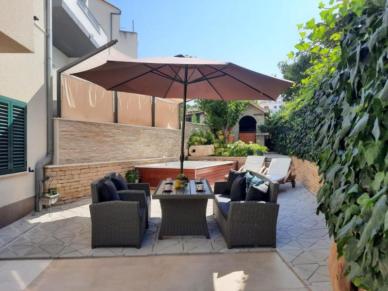 Comfort Apartment with Terrace - Groundfloor image 3