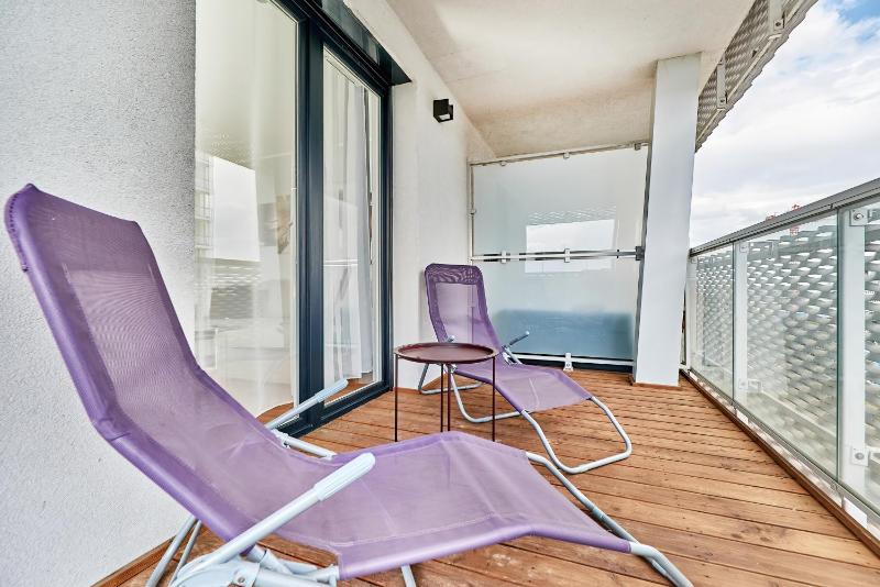 Apartment Wroclaw Sikorskiego with FREE GARAGE by Renters Prestige - image 13