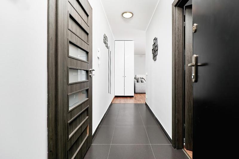 Apartment Wroclaw Sikorskiego with FREE GARAGE by Renters Prestige - image 7