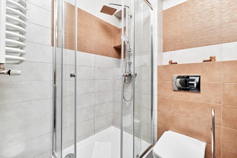 Apartment Wroclaw Sikorskiego with FREE GARAGE by Renters Prestige - image 4
