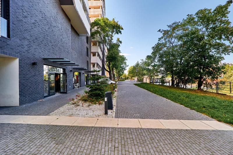 Apartment Wroclaw Sikorskiego with FREE GARAGE by Renters Prestige - image 15