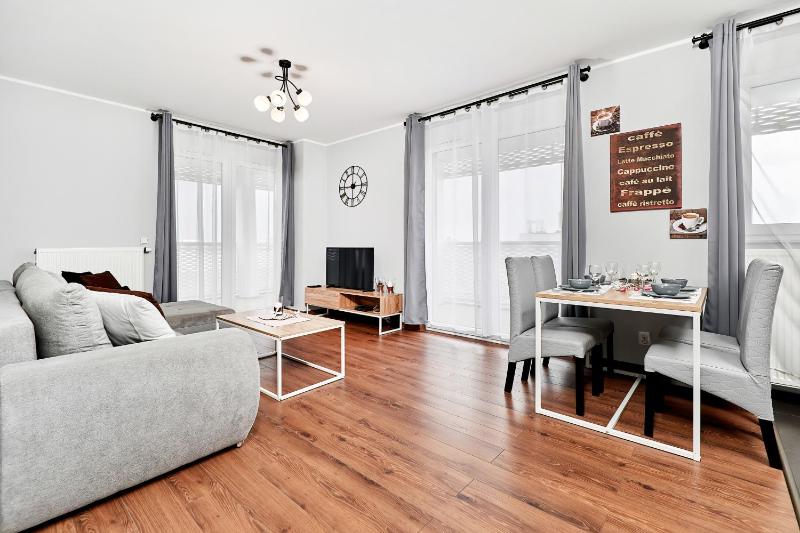 Apartment Wroclaw Sikorskiego with FREE GARAGE by Renters Prestige - image 10