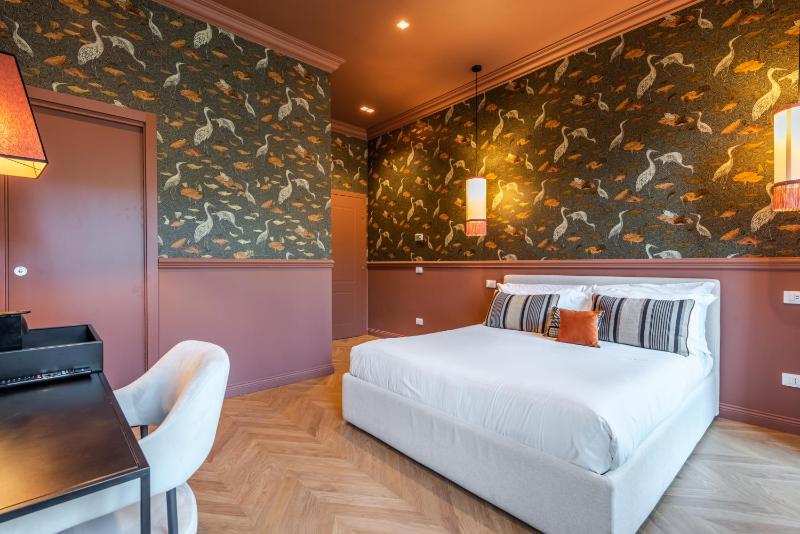 Junior Suite with Balcony image 4