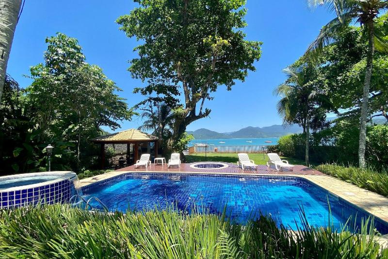 Magnífica casa pé na areia 4 suítes c/ ar e piscina - image 1