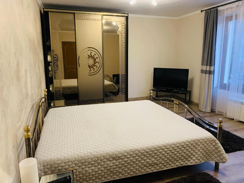 King Room with Garden View image 4