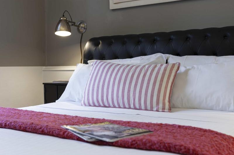 Standard Double Room image 4