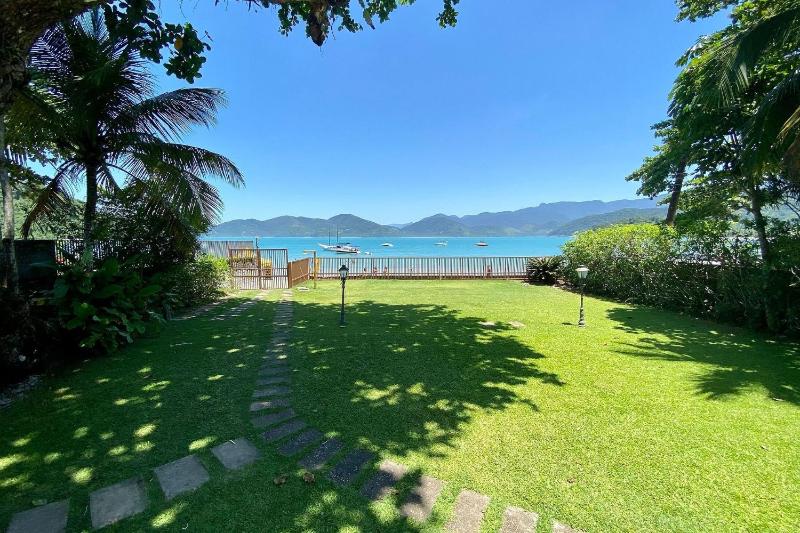 Magnífica casa pé na areia 4 suítes c/ ar e piscina - image 34