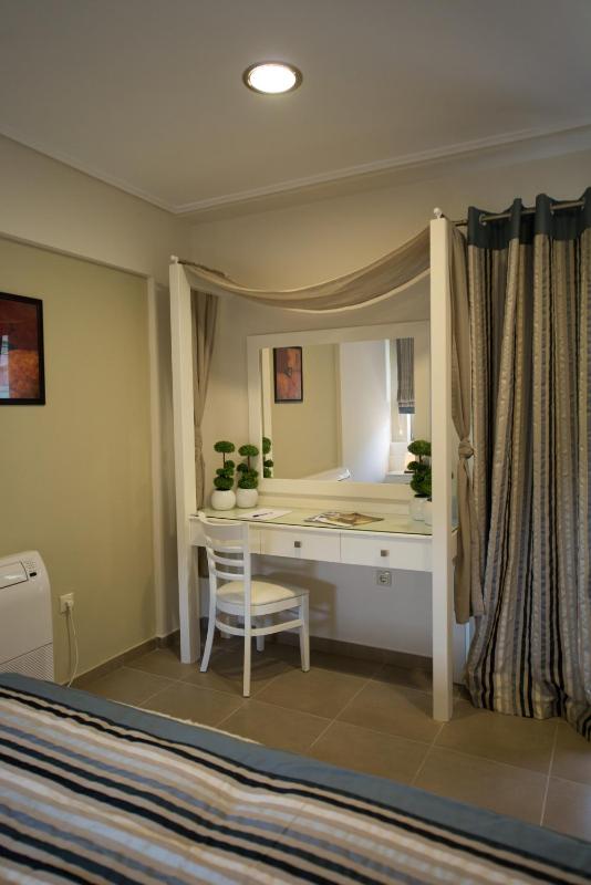 One-Bedroom Apartment image 2