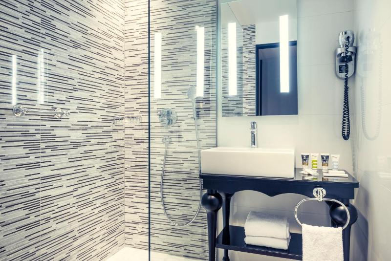 Privilege Double Room image 2