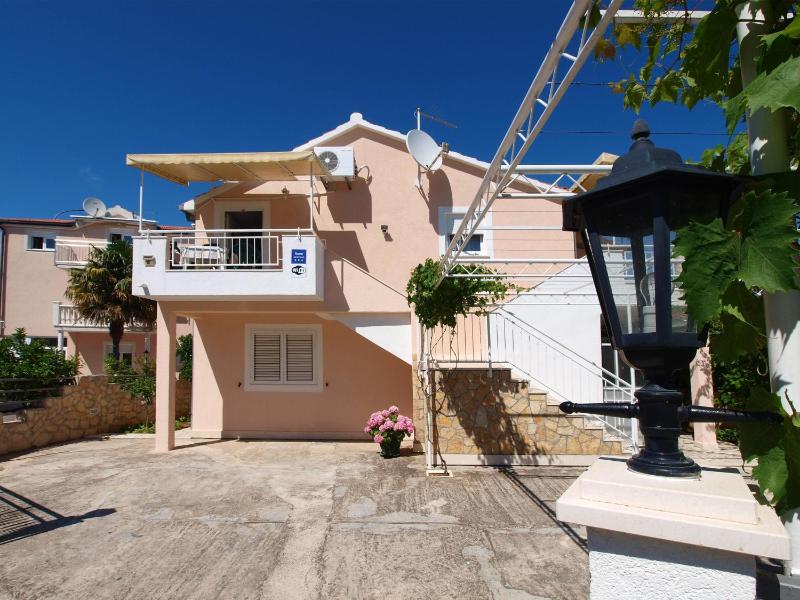 Apartments Škarpa 1601 - image 1