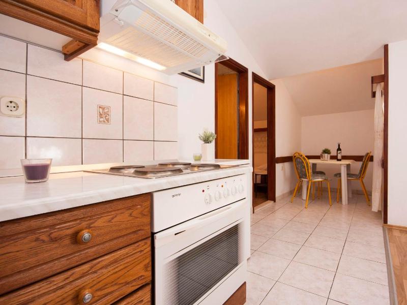 Apartments Škarpa 1601 - image 16