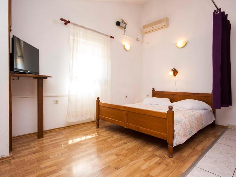 Apartments Škarpa 1601 - image 32